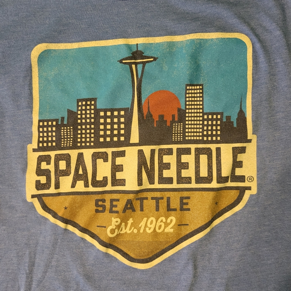 Gently Used Size Small Adult Space Needle Tshirt Super Soft